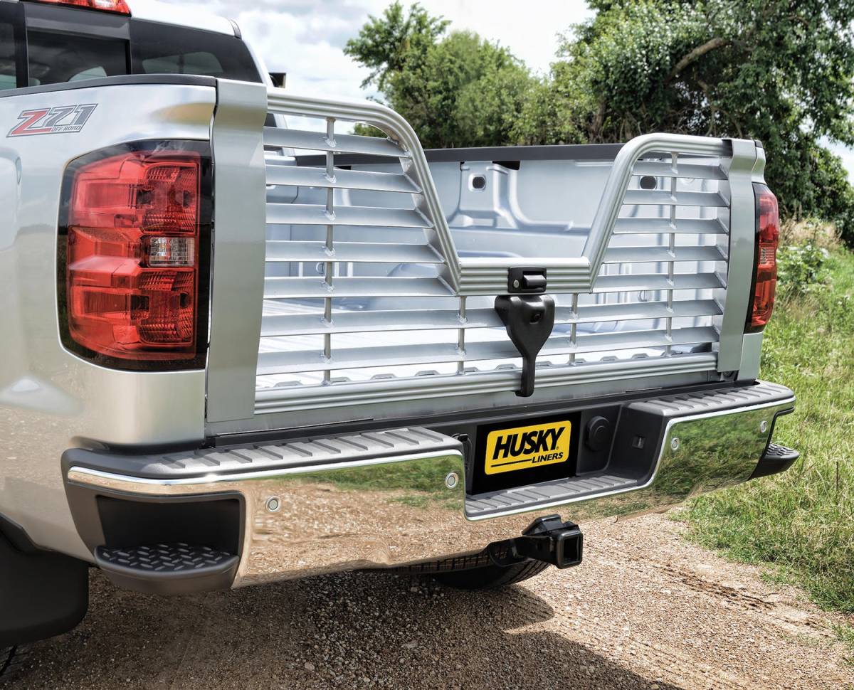 5th Wheel Style FloThru Tailgate, Husky Liners, 15240 Nelson Truck