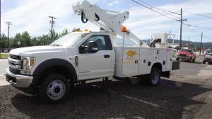 2019 Ford F550 Bucket Truck - Boom Truck - Image 4