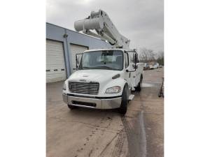 2018 Frieghtliner Business Class M2 106 Bucket Truck - Image 4