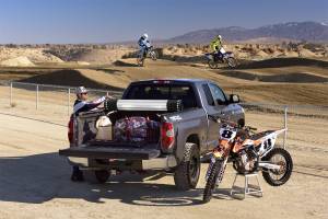 BAK Industries - BAK Industries Revolver X2 Hard Rolling Truck Bed Cover 39406 - Image 8